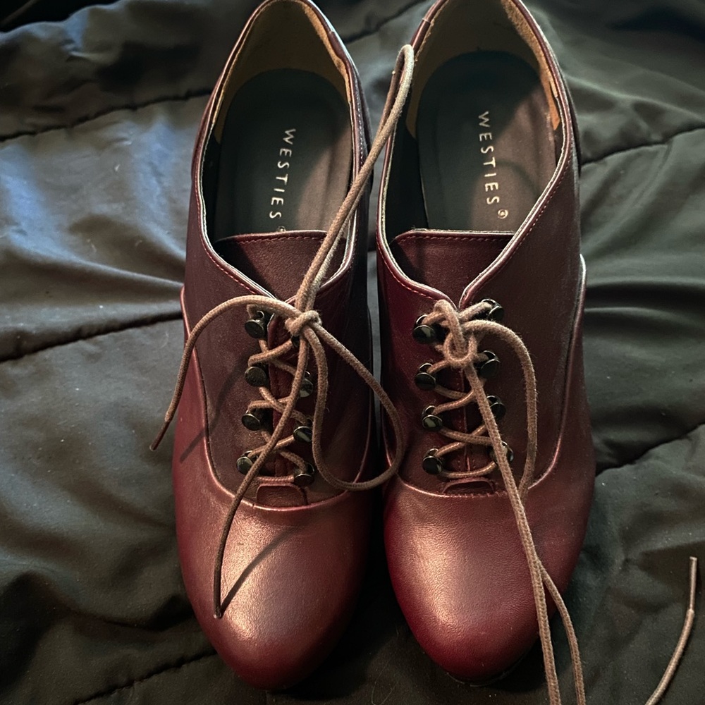 WESTIES Brand new Burgundy Heels